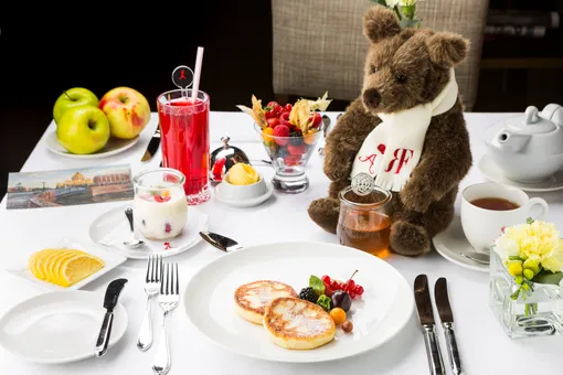 Завтрак в отеле «Астория»