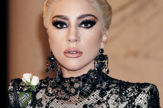 «Я в отчаянии»: Леди Гага отменила выступления из-за тяжелой болезни