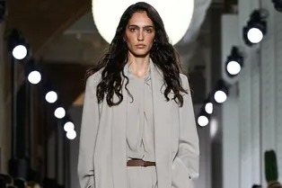 Как одеться в стиле бохо в 2026-м: ответ в новой коллекции Michael Kors Как одеться в стиле бохо в 2026-м: ответ в новой коллекции Michael Kors