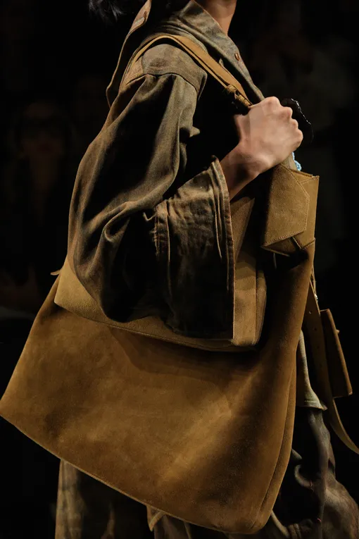 модный тоут на весну 2026