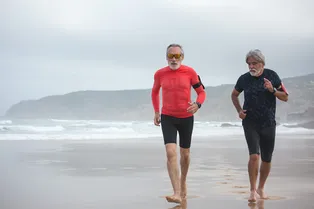 От каких упражнений лучше отказаться после 60 лет