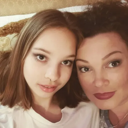Наталия со старшей дочерью Наталия со старшей дочерью