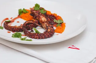 Осьминог с тыквенным пюре