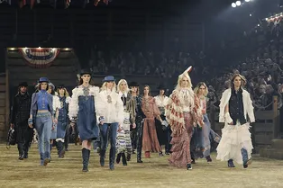 Показ Chanel в Далласе