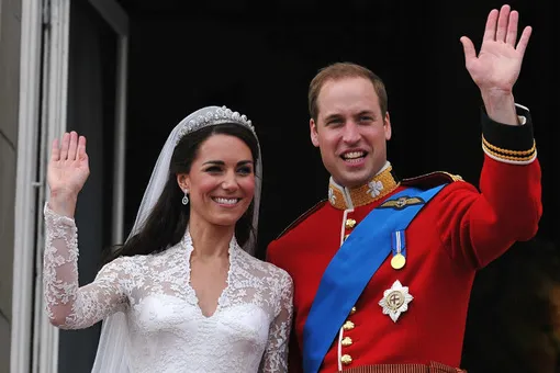 Дворец поздравил Кейт Миддлтон и принца Уильяма с годовщиной архивным фото