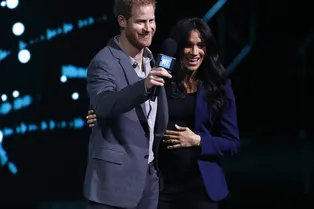 Принц Гарри вывел Меган Маркл к восторженной толпе