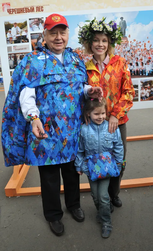 Олег Табаков и Марина Зудина с дочерью Машей