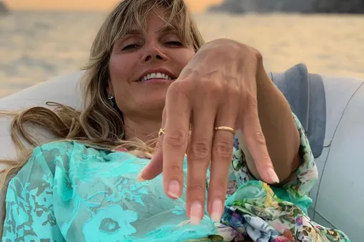 Хайди Клум нежно обнялась с молодым мужем на фоне красивого заката на Капри