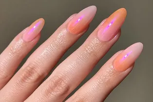 От минималистичных до самых ярких: 18 идей маникюра с градиентом, которые стоит повторить в январе-2026